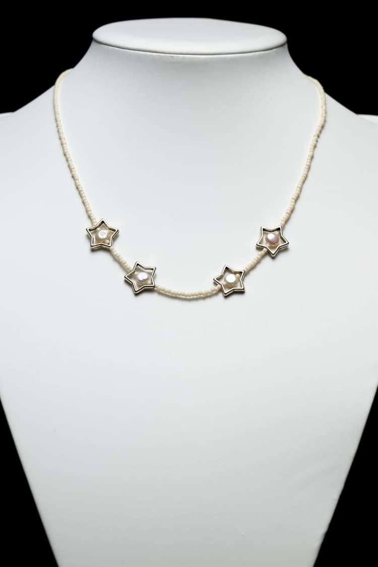 White Seed Bead Star Freshwater Pearl Necklace detail 2