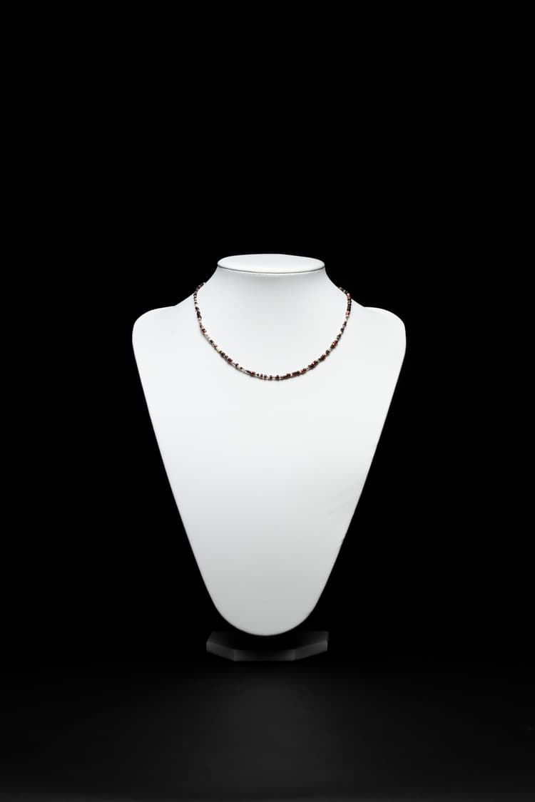 Red Copper and White Coloured Glass Beaded Choker Necklace detail 2