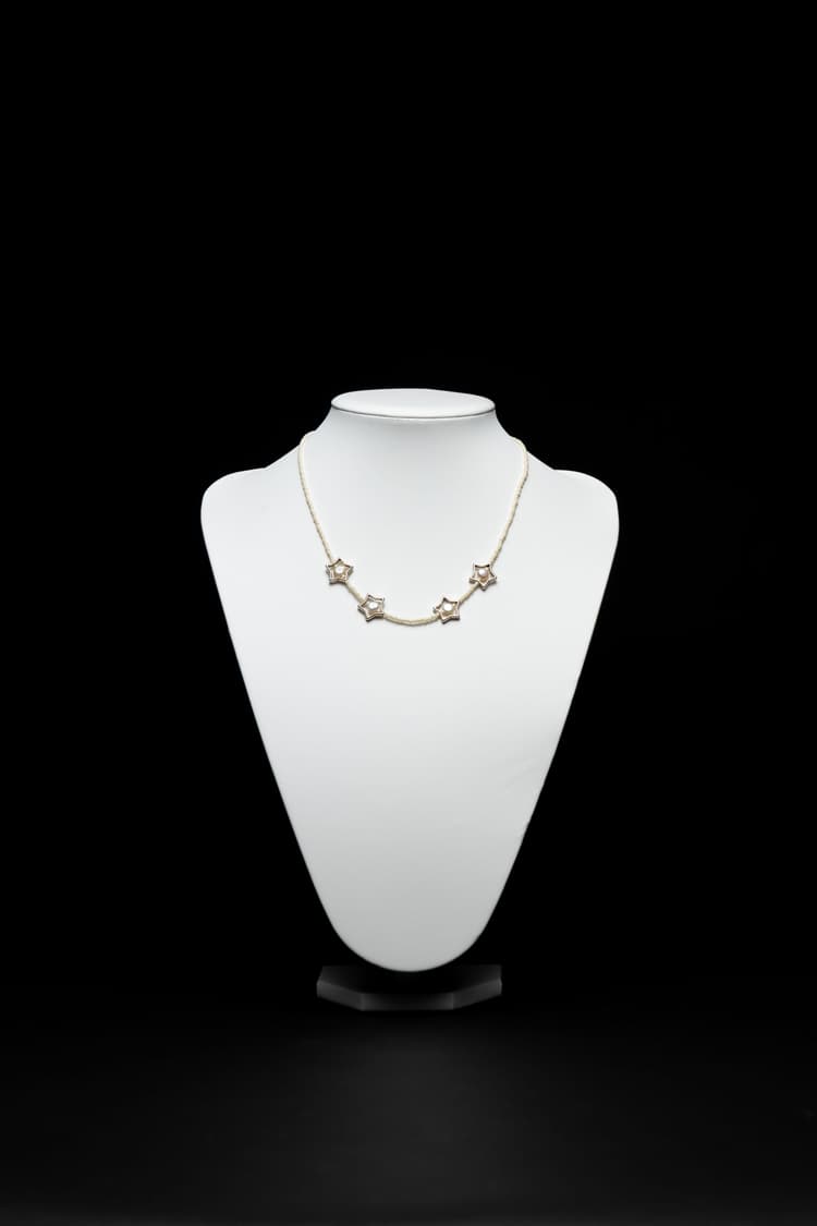 White Seed Bead Star Freshwater Pearl Necklace detail 1